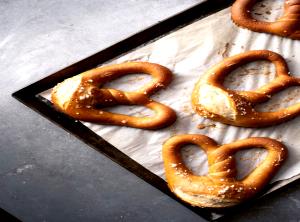 4 pretzels (30 g) Sourdough Pretzels