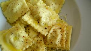 4 ravioli (138 g) Chicken Round Ravioli