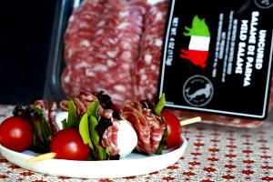 4 slices (28 g) Parmesano Salami