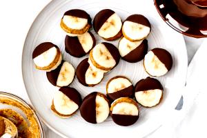 4 slices (48 g) Banana Dippers with Almonds