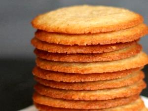 5 cookies (30 g) Crisp Almond Cookies