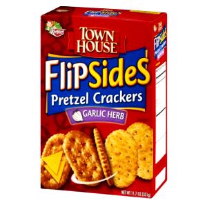 5 crackers Town House Flipsides Garlic Herb