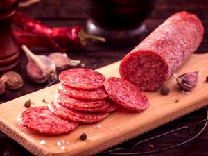 5 slices (28 g) Peppered Salami