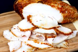 5 Slices White Turkey Lunchmeat, Smoked, Cajun Style