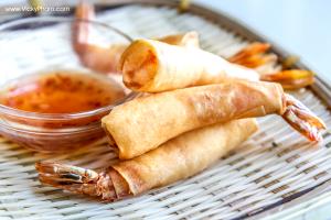 6 egg rolls Mini Egg Rolls with Shrimp
