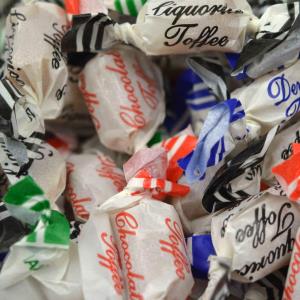 6 pieces (38 g) Sugar Free Assorted Toffees