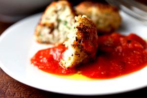6 pieces (90 g) Chicken Meatballs Italian Style
