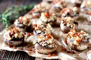 6 pieces Stuffed Mushrooms