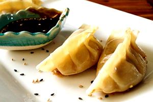 6 potstickers (120 g) Chicken Potstickers