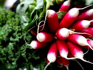 6 radishes (85 g) Radishes
