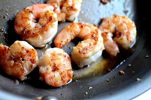 6 shrimp (4 oz) White Wine & Herb Shrimp