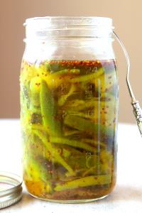 6 Slices Jalapeno Bread-N-Butter Pickles
