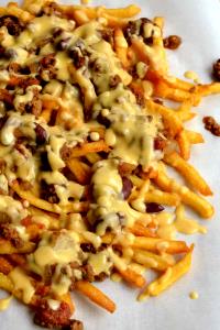 7 oz (198 g) Chili Cheese Fries (Side)