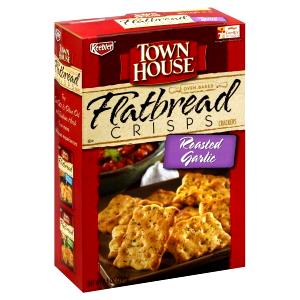 8 crackers (15 g) Town House Flatbread Crisps - Roasted Garlic