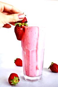 8 oz (227 g) Skyr Smoothie - Strawberry