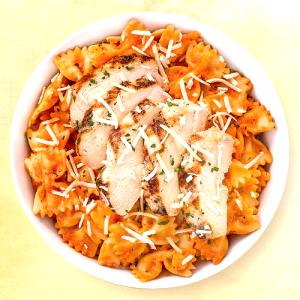 8 Oz Bowtie Pasta With Vodka Blush Sauce & Chicken