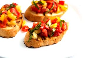 8 pieces (16 g) Bruschetta Rounds - Mediterranean Herb