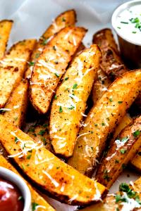 8 pieces (3 oz) Seasoned Potato Wedges