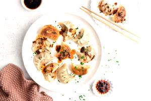 8 pieces (5 oz) Pork Potstickers