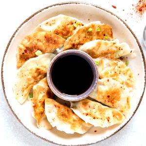 8 potstickers (140 g) Shrimp Gyoza Potstickers