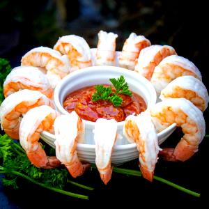9 shrimp with 2 tbsp sauce (113 g) Cooked Shrimp Platter