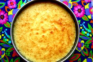 1 1-layer Cake Serving (8 Or 9 Dia, 2 High) Yellow Cake with Icing (Home Recipe or Purchased)