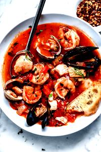 1/2 cup (122 g) Cioppino