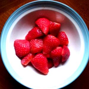 1/2 Cup Strawberries, Sliced, Frozen
