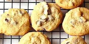 1 Bar (2 Square) Chocolate Chip Cookies (with Margarine)