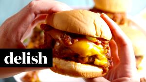 1 burger (343 g) Chili Cheese Burger