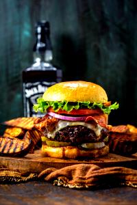 1 burger Jack Daniel