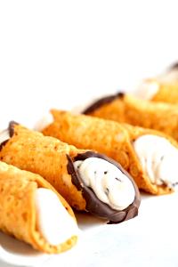 1 cannoli (32 g) Mini Cannoli