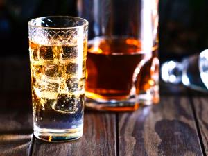 1 Cocktail Bourbon and Soda