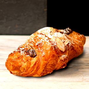 1 croissant (85 g) Chocolate Croissant