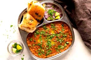 1 cup (150 g) Pav Bhaji