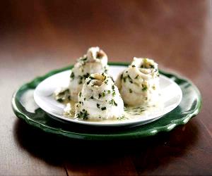 1 Fillet (6-1/4 X 3-1/2 X 3/8) Steamed or Poached Flounder