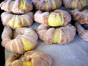 1 Large (about 4-1/2 Dia) Mexican Sweet Roll Crumb Topping (Pan Dulce)
