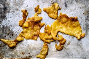 1 Medium Slice (approx 2 X 1-1/2 X 1/4) Fried Chicken No Coating (Skin Eaten)