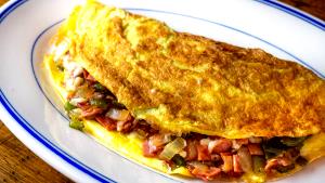 1 omelette Cheesy Western Omelette