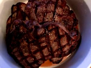 1 Oz Beef Top Loin (Trimmed to 0 Fat, Select Grade, Cooked, Broiled)