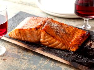 1 package (298 g) Spice Rub Salmon with Balsamic Glaze