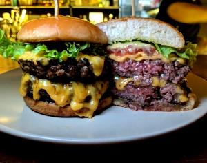 1 patty (170 g) Black Angus Burger