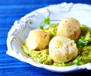 1 Portions Steamed Scallops With Sweet Pea Purée