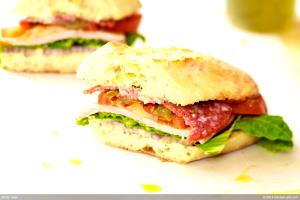 1 sandwich (158 g) Ham & Swiss Pretzel Melt