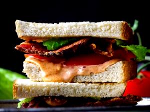 1 sandwich (255.15 g) 6 BLT
