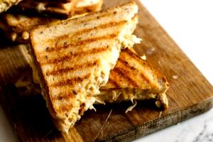 1 sandwich Chicken Cheese Sandwich