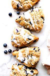 1 scone (100 g) Blueberry Scone