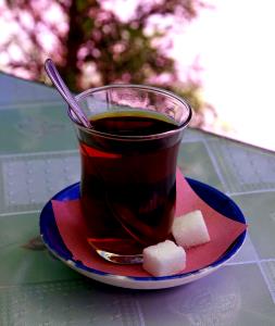 1 serving (10 oz) Freshly Brewed Tea with Sugar