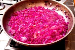 1 Serving (170.0 G) Red Cabbage, cooked