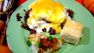 1 serving (287 g) Country Biscuit Breakfast